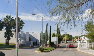 Propiedad de Élite en Aguascalientes: Remate Bancario en Condominio Privado. ¡Solo Pago de Contado!