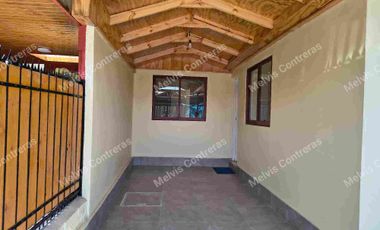 Se Vende Casa en Maipú. Alcione 1139.
✔️Características:
100. Mts2 Totales.
90 mTs2 Construidos.
3 Dormitorios.
1 Baño.
Amplio Living Comedor.
Amplia Cocina.
Conexión a Lavadora.
2 Estacionamientos Techados.
✔️Entorno:
Cercana a Locomoción.
Supermercados.
Ferias Libres.
Todo tipo de Comercios.
Cesfam.
Hospitales.
Colegios.
Jardines de Infancias.

💲Valor de Venta 115.000.000. Comisión del 2% Más IVA.
Se acepta todo medio de pago. 
MC Propiedades 
Tu aleada inmobiliaria