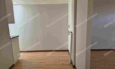 Se Vende Casa en Maipú. Alcione 1139.
✔️Características:
100. Mts2 Totales.
90 mTs2 Construidos.
3 Dormitorios.
1 Baño.
Amplio Living Comedor.
Amplia Cocina.
Conexión a Lavadora.
2 Estacionamientos Techados.
✔️Entorno:
Cercana a Locomoción.
Supermercados.
Ferias Libres.
Todo tipo de Comercios.
Cesfam.
Hospitales.
Colegios.
Jardines de Infancias.

💲Valor de Venta 115.000.000. Comisión del 2% Más IVA.
Se acepta todo medio de pago. 
MC Propiedades 
Tu aleada inmobiliaria