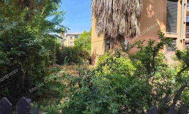 Se vende Depto en Quilicura. Estación Til-til block 0240.
✅ Características:
48mt2
Piso 3.
3 Dormitorios 
1 Baño
Living/Comedor
Área de lavado aparte
Con estacionamiento.
✅ Entorno:
Cercano al Metro Quilicura.
A 2 minutos de la Locomoción.
Comercios
Ferias Libres
Supermercados.
Colegios.
Cesfam
Hospitales.

💲Valor de Venta 70.000.000 Negociable.
Comisión del 2% más Iva.
Se acepta todo medio de pago.

MCPROPIEDADES 
Tu aleada inmobiliaria