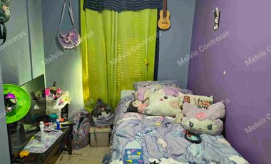 Se vende Depto en Quilicura. Estación Til-til block 0240.
✅ Características:
48mt2
Piso 3.
3 Dormitorios 
1 Baño
Living/Comedor
Área de lavado aparte
Con estacionamiento.
✅ Entorno:
Cercano al Metro Quilicura.
A 2 minutos de la Locomoción.
Comercios
Ferias Libres
Supermercados.
Colegios.
Cesfam
Hospitales.

💲Valor de Venta 70.000.000 Negociable.
Comisión del 2% más Iva.
Se acepta todo medio de pago.

MCPROPIEDADES 
Tu aleada inmobiliaria