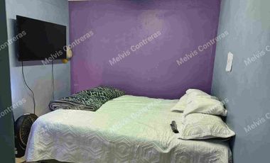 Se vende Depto en Quilicura. Estación Til-til block 0240.
✅ Características:
48mt2
Piso 3.
3 Dormitorios 
1 Baño
Living/Comedor
Área de lavado aparte
Con estacionamiento.
✅ Entorno:
Cercano al Metro Quilicura.
A 2 minutos de la Locomoción.
Comercios
Ferias Libres
Supermercados.
Colegios.
Cesfam
Hospitales.

💲Valor de Venta 70.000.000 Negociable.
Comisión del 2% más Iva.
Se acepta todo medio de pago.

MCPROPIEDADES 
Tu aleada inmobiliaria