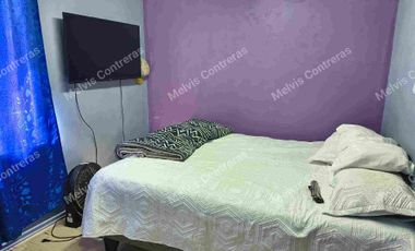 Se vende Depto en Quilicura. Estación Til-til block 0240.
✅ Características:
48mt2
Piso 3.
3 Dormitorios 
1 Baño
Living/Comedor
Área de lavado aparte
Con estacionamiento.
✅ Entorno:
Cercano al Metro Quilicura.
A 2 minutos de la Locomoción.
Comercios
Ferias Libres
Supermercados.
Colegios.
Cesfam
Hospitales.

💲Valor de Venta 70.000.000 Negociable.
Comisión del 2% más Iva.
Se acepta todo medio de pago.

MCPROPIEDADES 
Tu aleada inmobiliaria