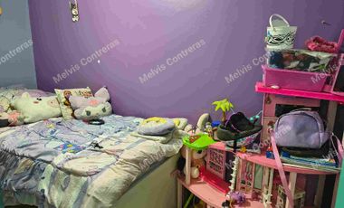 Se vende Depto en Quilicura. Estación Til-til block 0240.
✅ Características:
48mt2
Piso 3.
3 Dormitorios 
1 Baño
Living/Comedor
Área de lavado aparte
Con estacionamiento.
✅ Entorno:
Cercano al Metro Quilicura.
A 2 minutos de la Locomoción.
Comercios
Ferias Libres
Supermercados.
Colegios.
Cesfam
Hospitales.

💲Valor de Venta 70.000.000 Negociable.
Comisión del 2% más Iva.
Se acepta todo medio de pago.

MCPROPIEDADES 
Tu aleada inmobiliaria