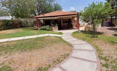 Linda casa en Jardines del Lago en VENTA