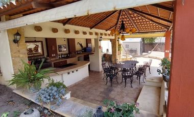 Linda casa en Jardines del Lago en VENTA