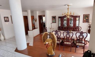 Linda casa en Jardines del Lago en VENTA