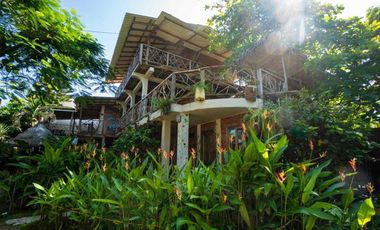 Hotel en Olon al pie del mar en venta