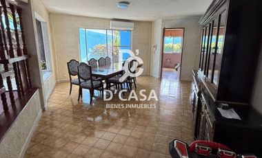 SE VENDE CASA EN LAS FUENTES
