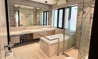 5 BEDROOMS FOR LEASE IN URDANETA VILLAGE