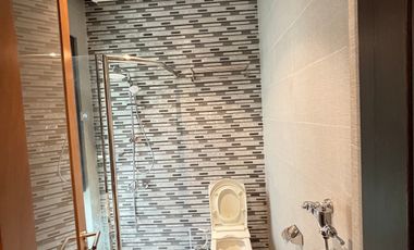 5 BEDROOMS FOR LEASE IN URDANETA VILLAGE