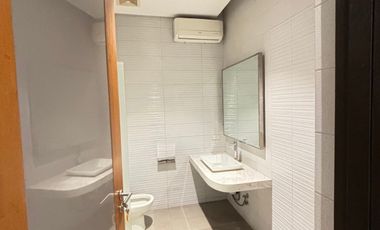 5 BEDROOMS FOR LEASE IN URDANETA VILLAGE