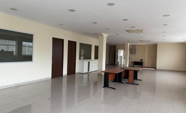Disewakan Gudang / Pabrik Siap Pakai Lokasi Strategis di Lippo Cikarang