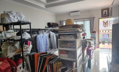 RUMAH MEWAH DALAM PERUM DI MAGUWOHARJO DEPOK