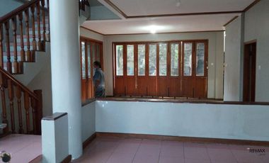 Rumah 6 Kamar Tidur Fasilitas Bagus Disewakan, di Denpasar Barat Area