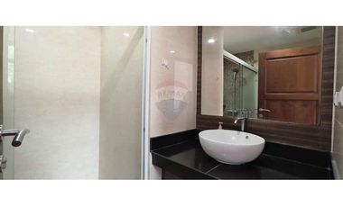 Condo for Sale in Bophut, walkable to Fisherman's Village! in Bophut, Koh Samui