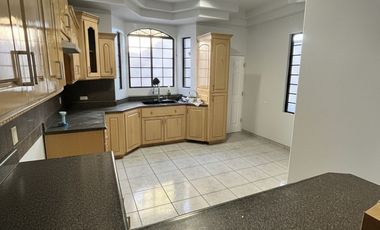 🏡 ¡Gran Oportunidad en Tijuana! Casa Residencial de Dos Niveles en Fraccionamiento Soler 🌟