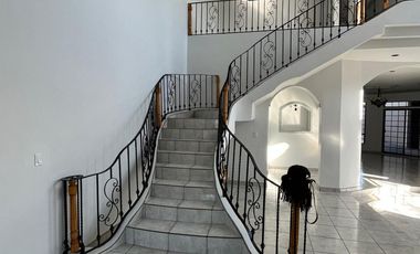 🏡 ¡Gran Oportunidad en Tijuana! Casa Residencial de Dos Niveles en Fraccionamiento Soler 🌟