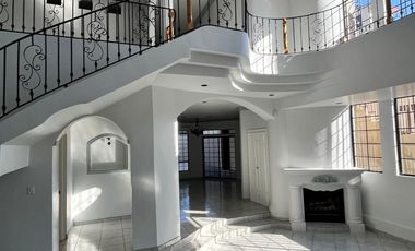 🏡 ¡Gran Oportunidad en Tijuana! Casa Residencial de Dos Niveles en Fraccionamiento Soler 🌟