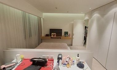 Unit Khusus Disewakan 2BR Jadi 1BR AKR Gallery West Residences Furnish Scandinavian Minimalist, Fasilitas Sky Pool & Kolam Renang, Gym, Lounge