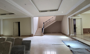 DISEWAKAN  Rumah Mewah di Brawijaya Kebayoran Baru