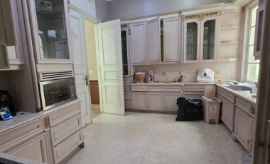 DISEWAKAN  Rumah Mewah di Brawijaya Kebayoran Baru