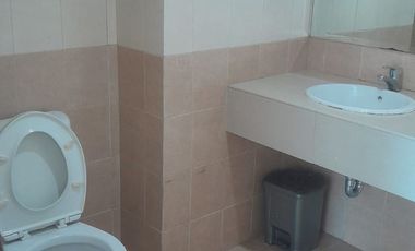 Disewa Apartemen Hamptons Park Furnished 3BR Uk105m² at Jakarta Selatan
