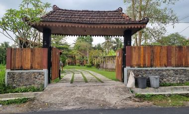 VILLA CANTIK TANAH LUAS DIJUAL MURAH DI PAKEM