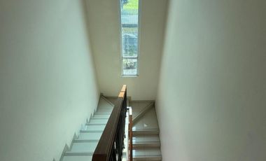 Disewa Rumah Modern Cantik Siap Huni di Metland Menteng Cakung Jakarta Timur