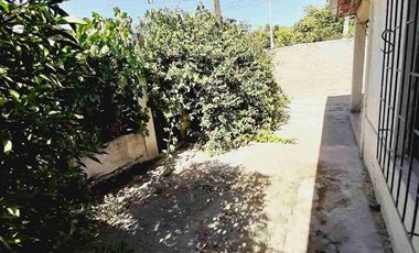 Amplio Terreno con Casa Solida Para Remodelar en La Granja