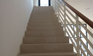 Disewa Ruko New East 3 Lantai Lokasi Sangat Strategis di JGC Jakarta Timur