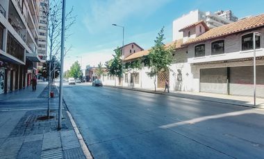 Comodo departamento dos dormitorios en Lira, Santiago Centro