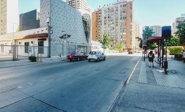 Comodo departamento dos dormitorios en Lira, Santiago Centro