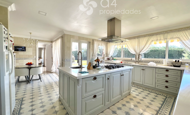 Fabulosa Casa En Sector Las Mercedes De Requínoa.