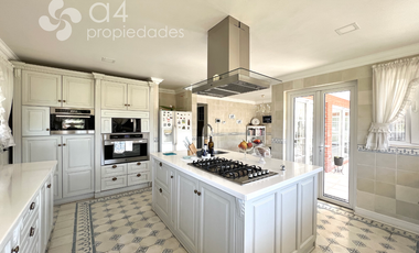 Fabulosa Casa En Sector Las Mercedes De Requínoa.