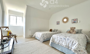 Fabulosa Casa En Sector Las Mercedes De Requínoa.