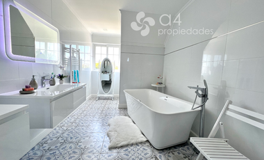 Fabulosa Casa En Sector Las Mercedes De Requínoa.