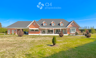 Fabulosa Casa En Sector Las Mercedes De Requínoa.