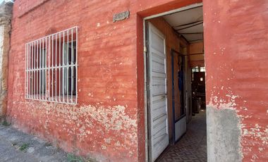 SITIO DE 11X14 CON CASA PARA PROYECTO O REMODELACIÓN