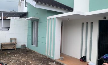 NEWLY RENOVATED MINIMALIST HOUSE FOR SALE ON MARGAHAYU RAYA BIG STREET, STRATEGIC LOCATION!