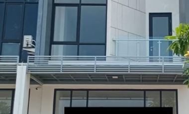 Disewa Ruko New East 3 Lantai Berlokasi Strategis Siap Huni di JGC Cakung Jakarta Timur