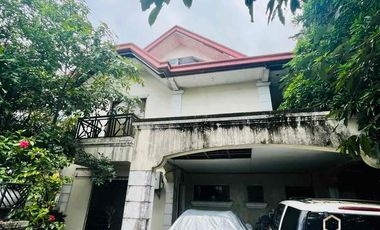 PRIME RESIDENTIAL LOT WITH OLD HOUSE AT LOYOLA GRAND VILLAS