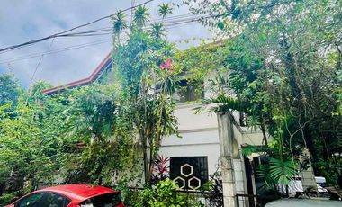 PRIME RESIDENTIAL LOT WITH OLD HOUSE AT LOYOLA GRAND VILLAS