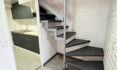 Casa 2 Pisos Fernando Rioja, La Cisterna / 5D 4B Estacionamientos