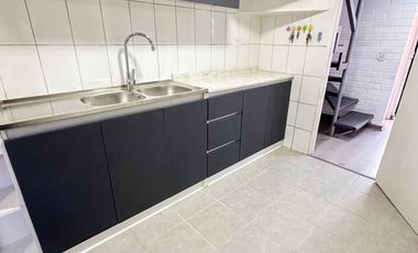 Casa 2 Pisos Fernando Rioja, La Cisterna / 5D 4B Estacionamientos