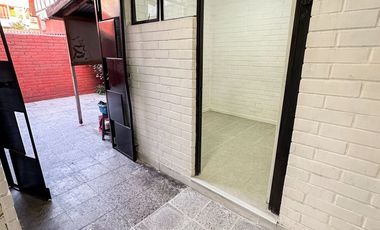 Casa 2 Pisos Fernando Rioja, La Cisterna / 5D 4B Estacionamientos