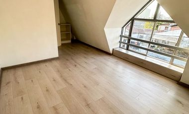 Casa 2 Pisos Fernando Rioja, La Cisterna / 5D 4B Estacionamientos