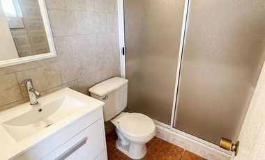 Casa 2 Pisos Fernando Rioja, La Cisterna / 5D 4B Estacionamientos