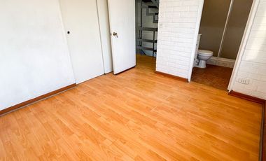 Casa 2 Pisos Fernando Rioja, La Cisterna / 5D 4B Estacionamientos