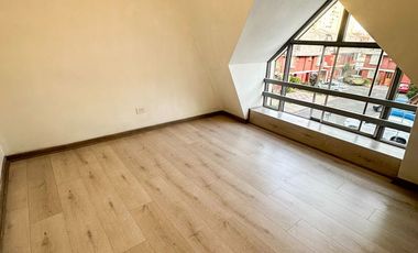 Casa 2 Pisos Fernando Rioja, La Cisterna / 5D 4B Estacionamientos